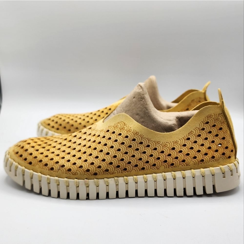 Ilse Jacobsen Tulip yellow slip ons